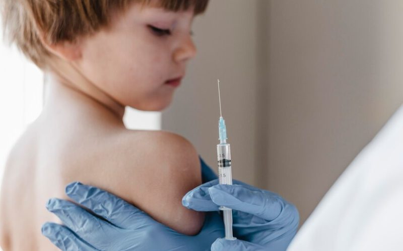 vaccinare baiat
